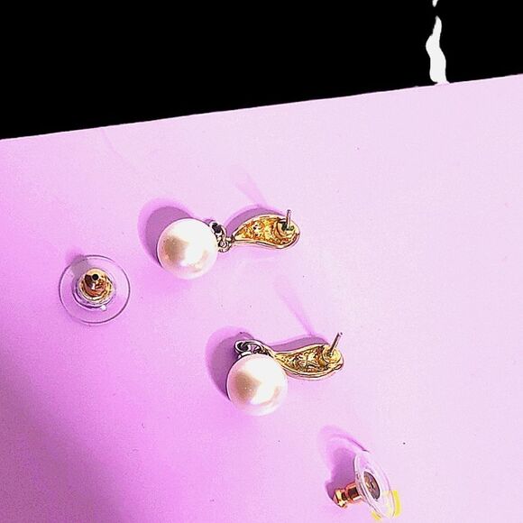 PEARLY bead Minimalist Chic Elegance Earrings - Picture 3 of 3